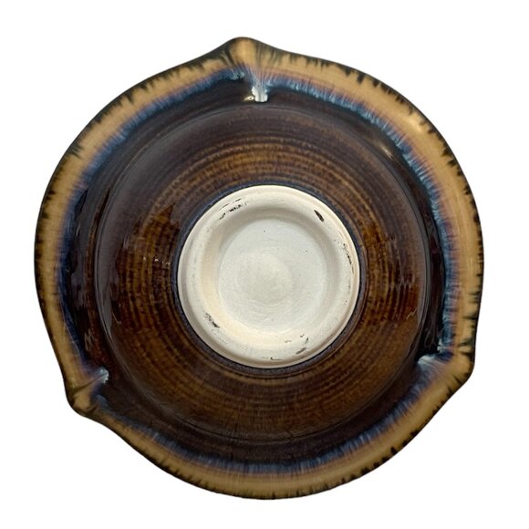 Handmade V-Shaped Pottery Bowl - Picture 4 of 5